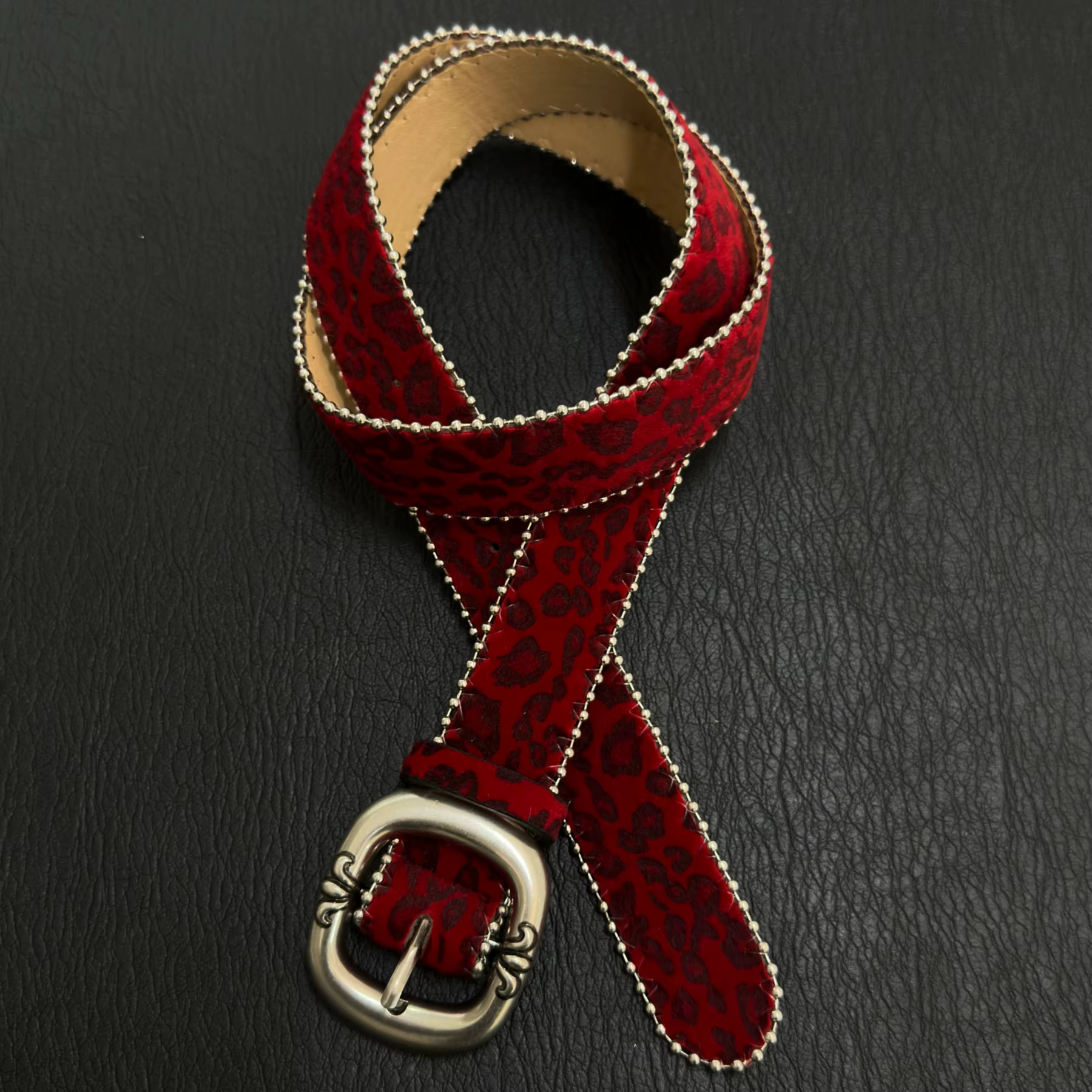 Ceinture en velours imprimé léopard rouge