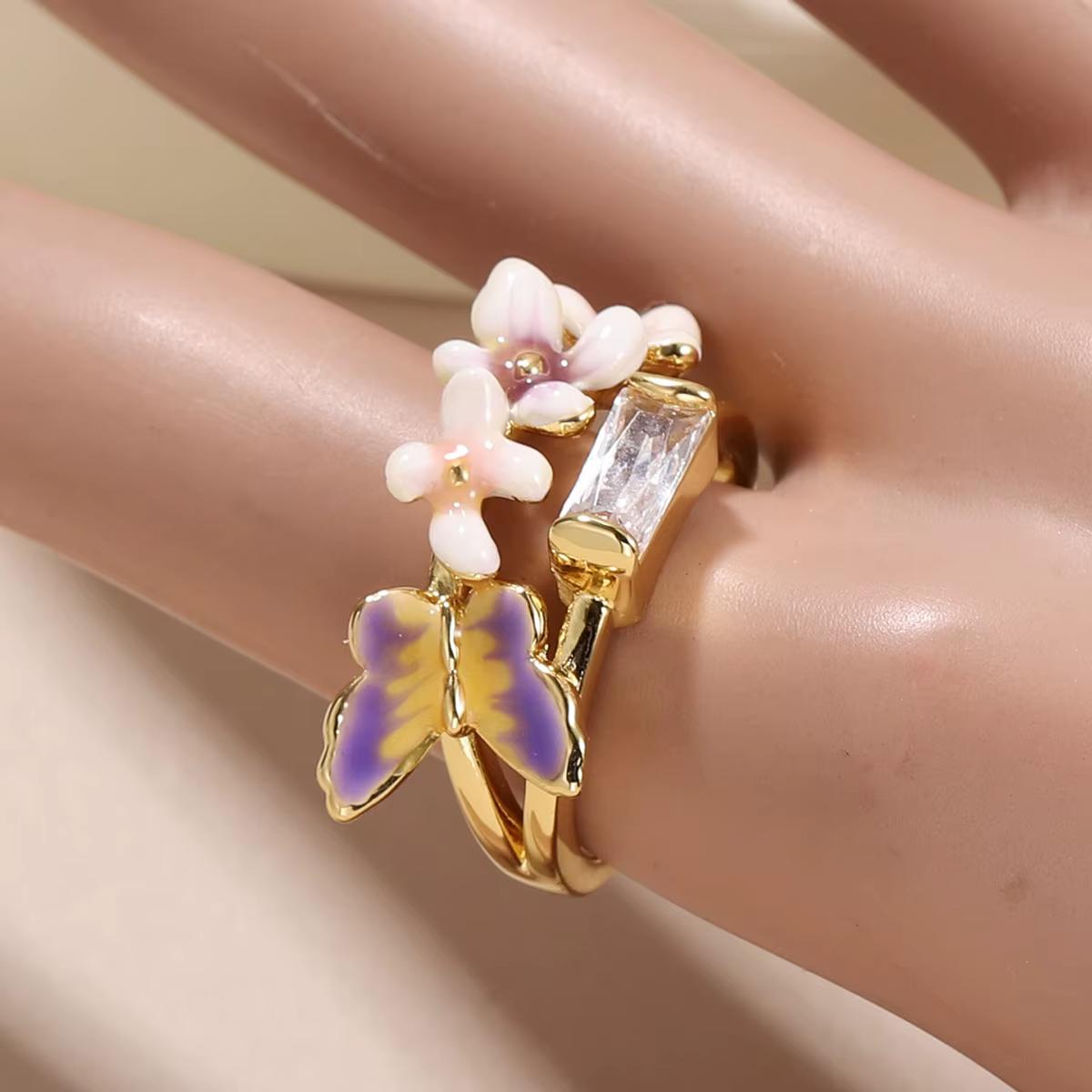 Bague Fleur Papillon pour Femme, Bague Ouverte Plaquée Or avec Papillon Violet et Fleurs en Émail Rose, Zircone Cubique