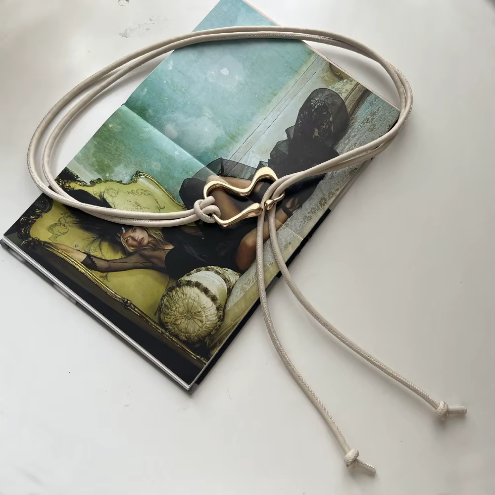 Ceinture fine en cuir PU pour femmes