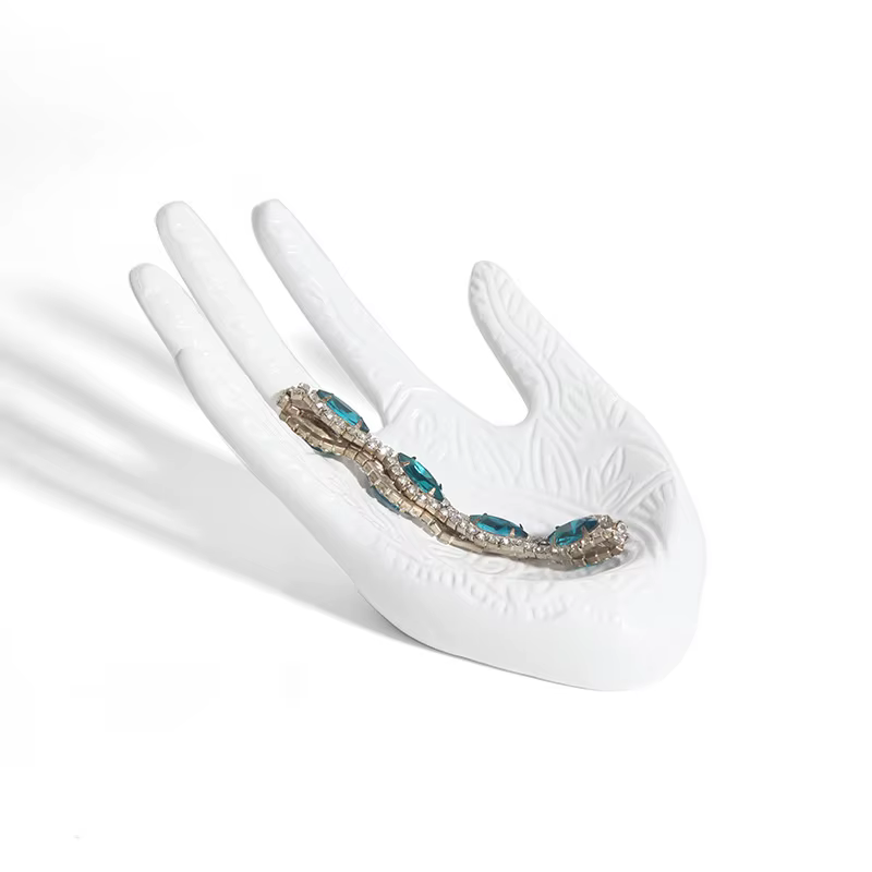 Porte-bijoux en résine, modèle de main, anneau de bouddha, porte-collier de perles, porte-corde, accessoires d'exposition de bijoux en paume, 1 pièce