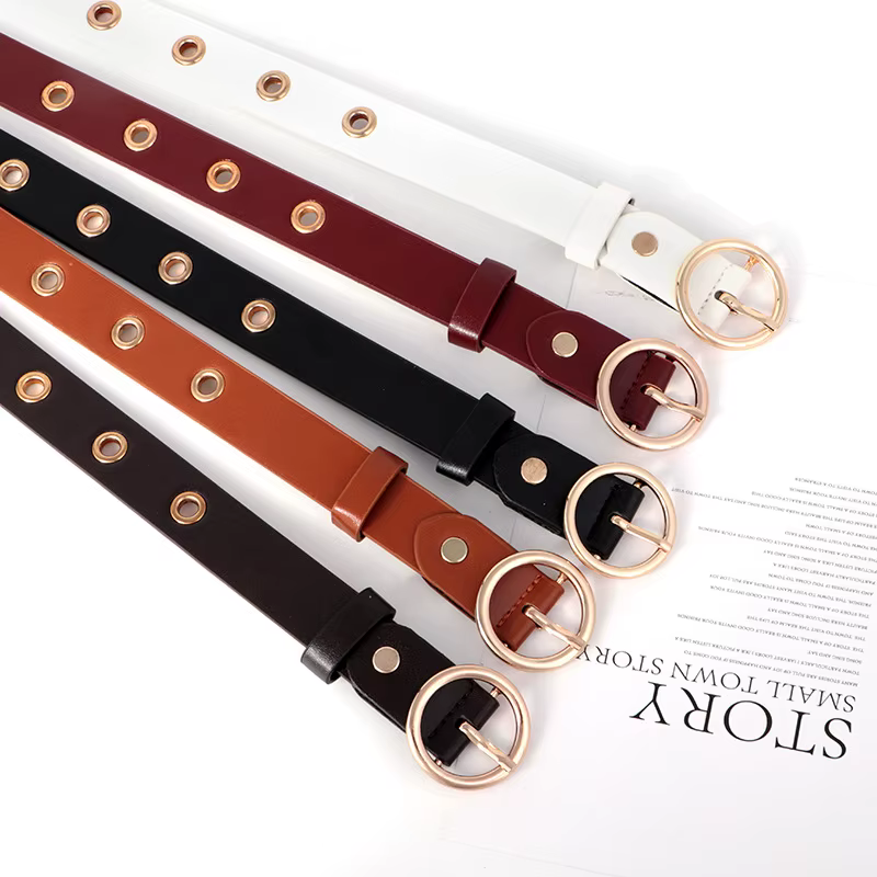 Ceinture noire tendance avec design perforé