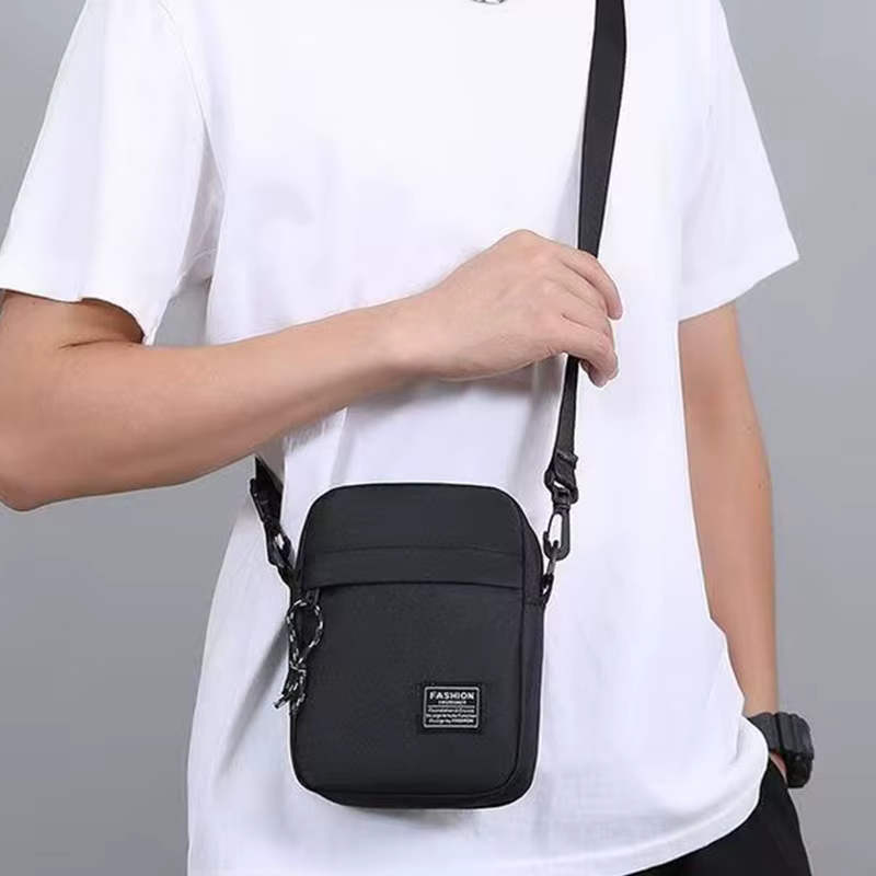 Sac pour hommes, disponible dans un seul design à bandoulière