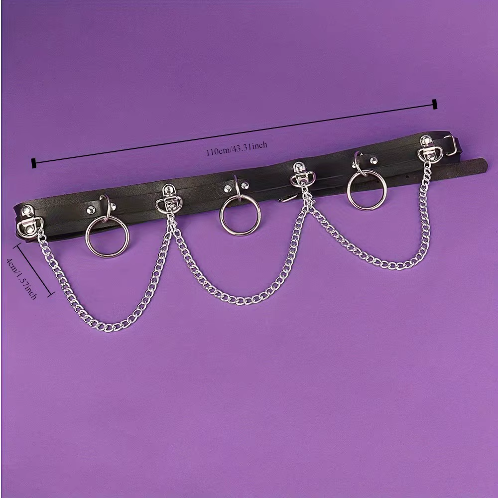Ceinture gothique avec pompon et chaîne annulaire