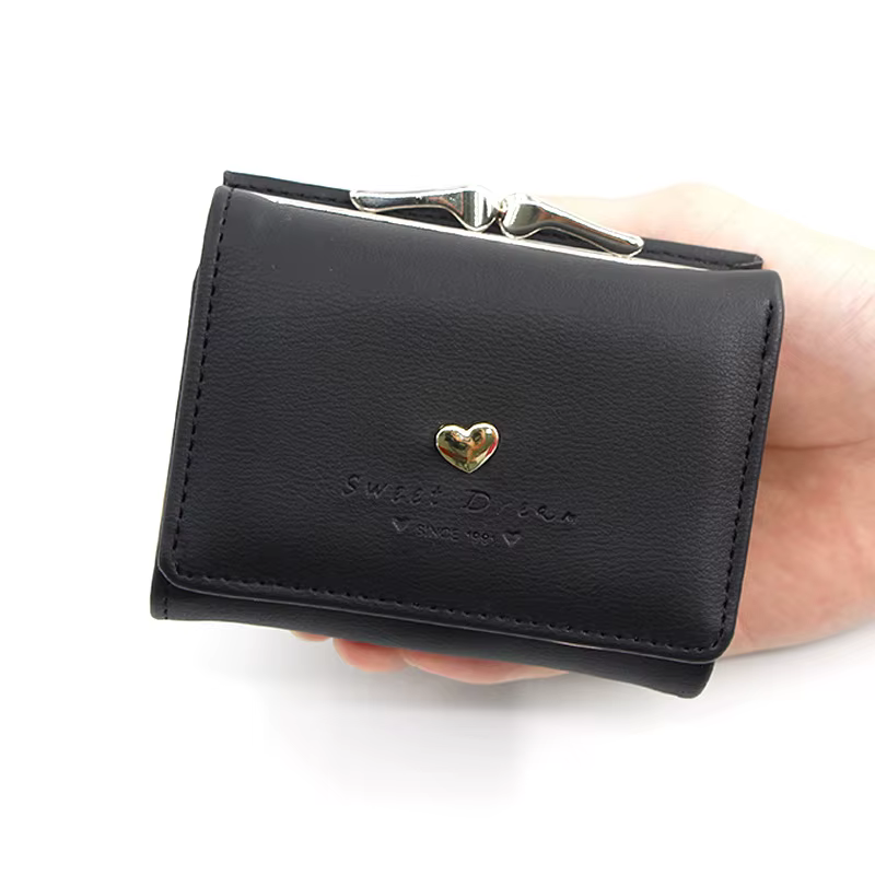 Petit portefeuille femme coeur aimant court