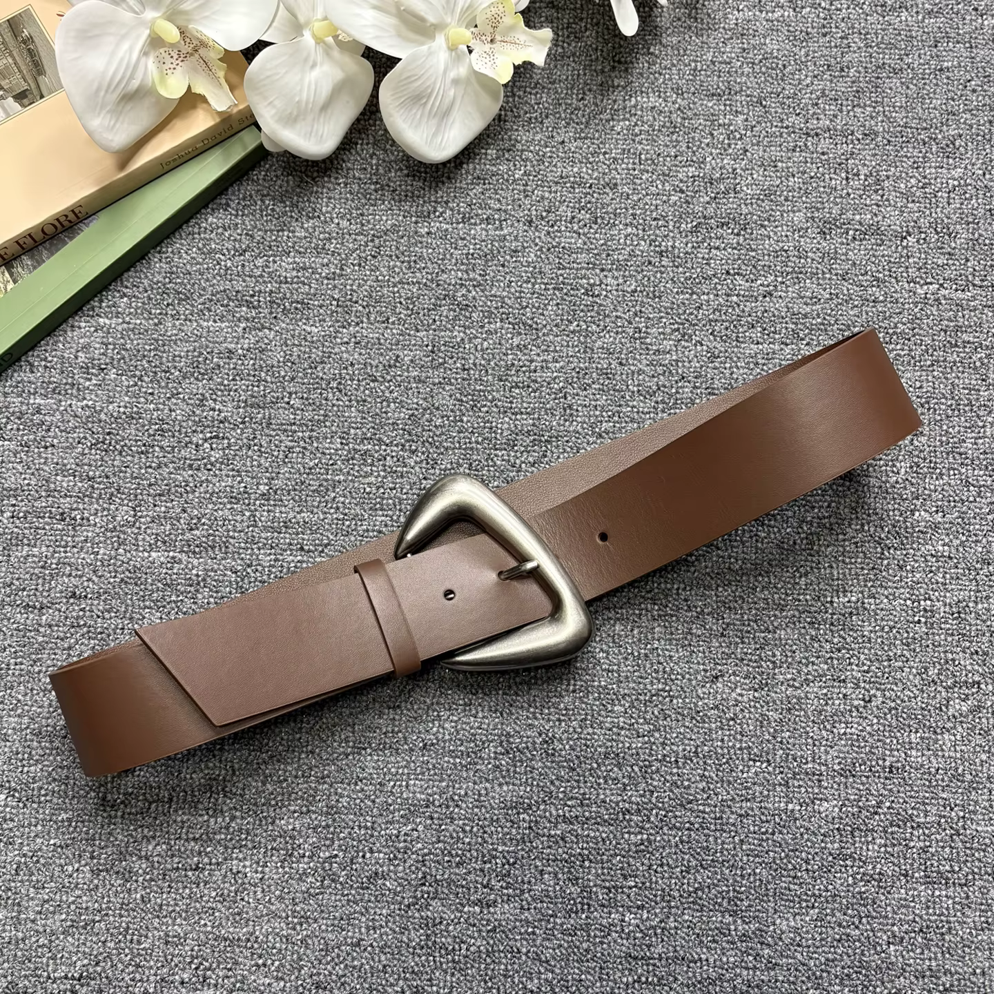 Ceinture large rétro en cuir de vache, ceinture en cuir véritable pour femmes, en vieille boucle argentée, décoration en métal, ceinture pour pantalons décontractés