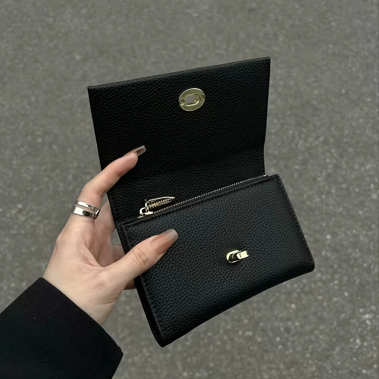 Portefeuille noir exquis pour femmes