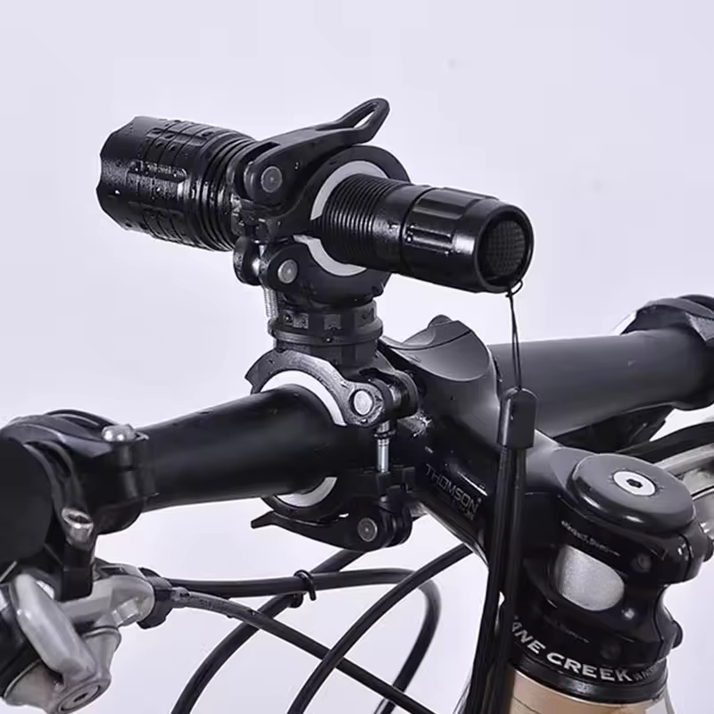 Support de lampe de vélo, support de lampe frontale pour la conduite nocturne, clip de fixation, accessoires de vélo de montagne