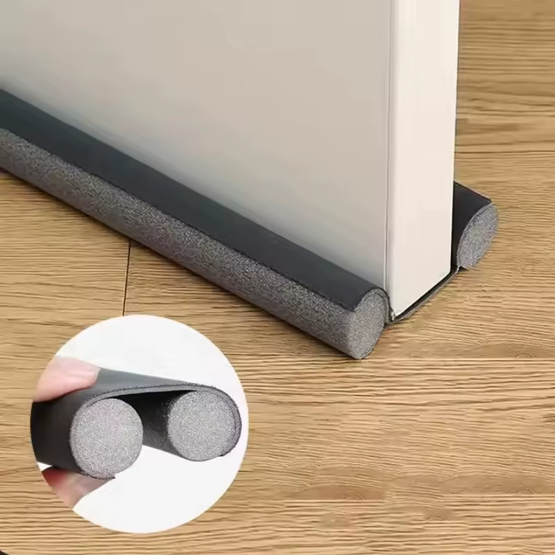 Bouchon de courant d'air sous la porte recouvert de cuir, extérieur, bruit sous la porte, remplissage d'espace, balayage astronomique, bruit intérieur