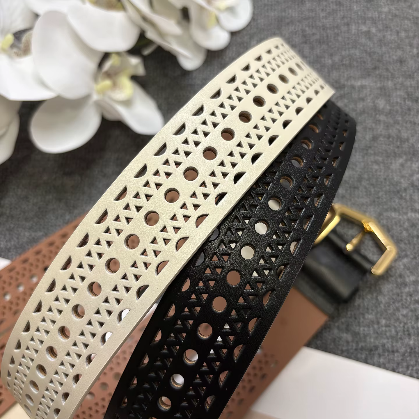 Ceinture en cuir de vachette ajourée style bohème
