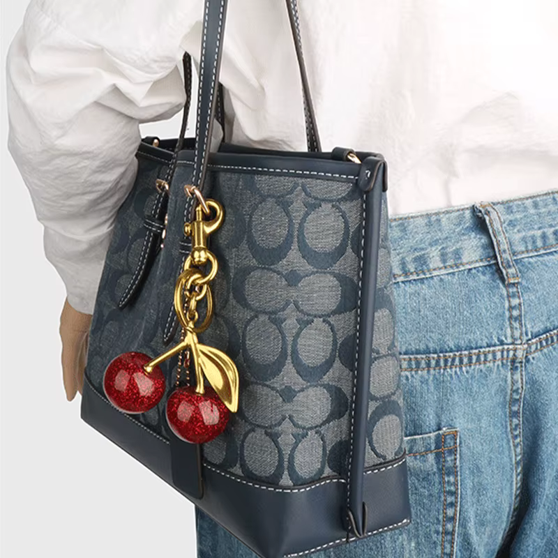 Porte-clés pendentif de sac à main à breloque cerise pour femmes