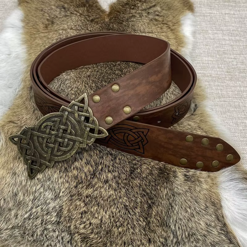 Ceinture à rivets nordiques en cuir PU pour hommes