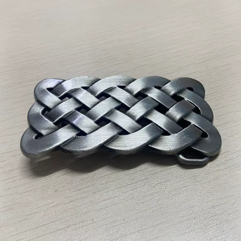 Boucle de ceinture en alliage de zinc avec nœud celtique 02752