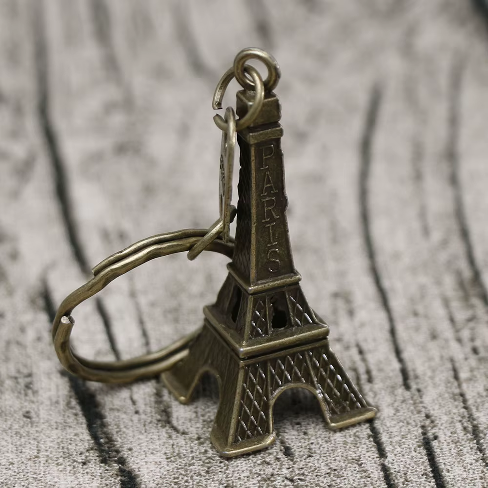 Porte-clés en métal Tour Eiffel