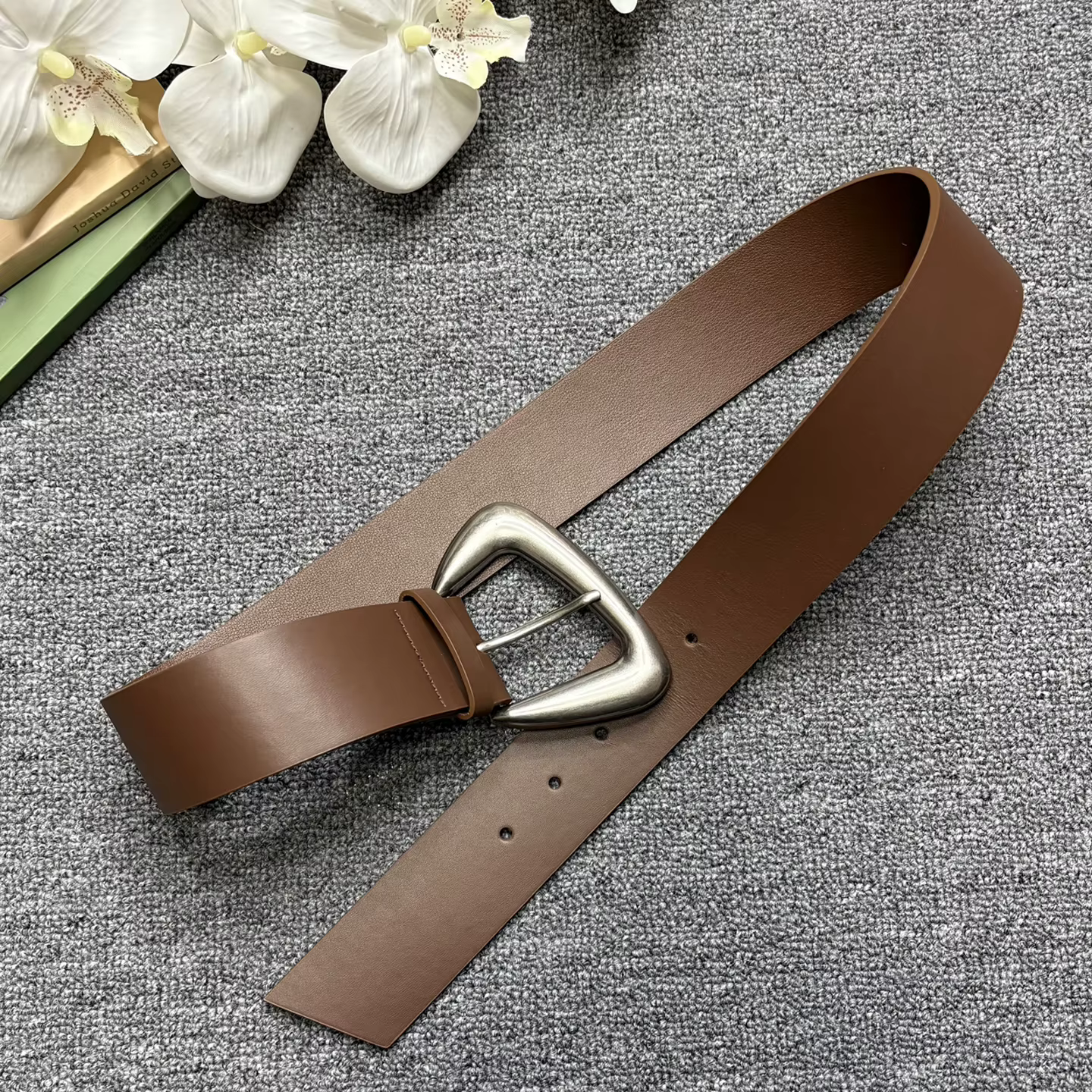 Ceinture large rétro en cuir de vache, ceinture en cuir véritable pour femmes, en vieille boucle argentée, décoration en métal, ceinture pour pantalons décontractés