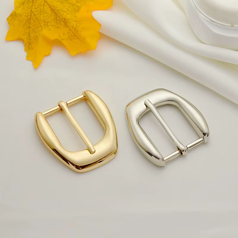 Boucles de ceinture à la mode 30mm, couleur or brillant, boucles ardillon en métal massif pour ceintures pour femmes