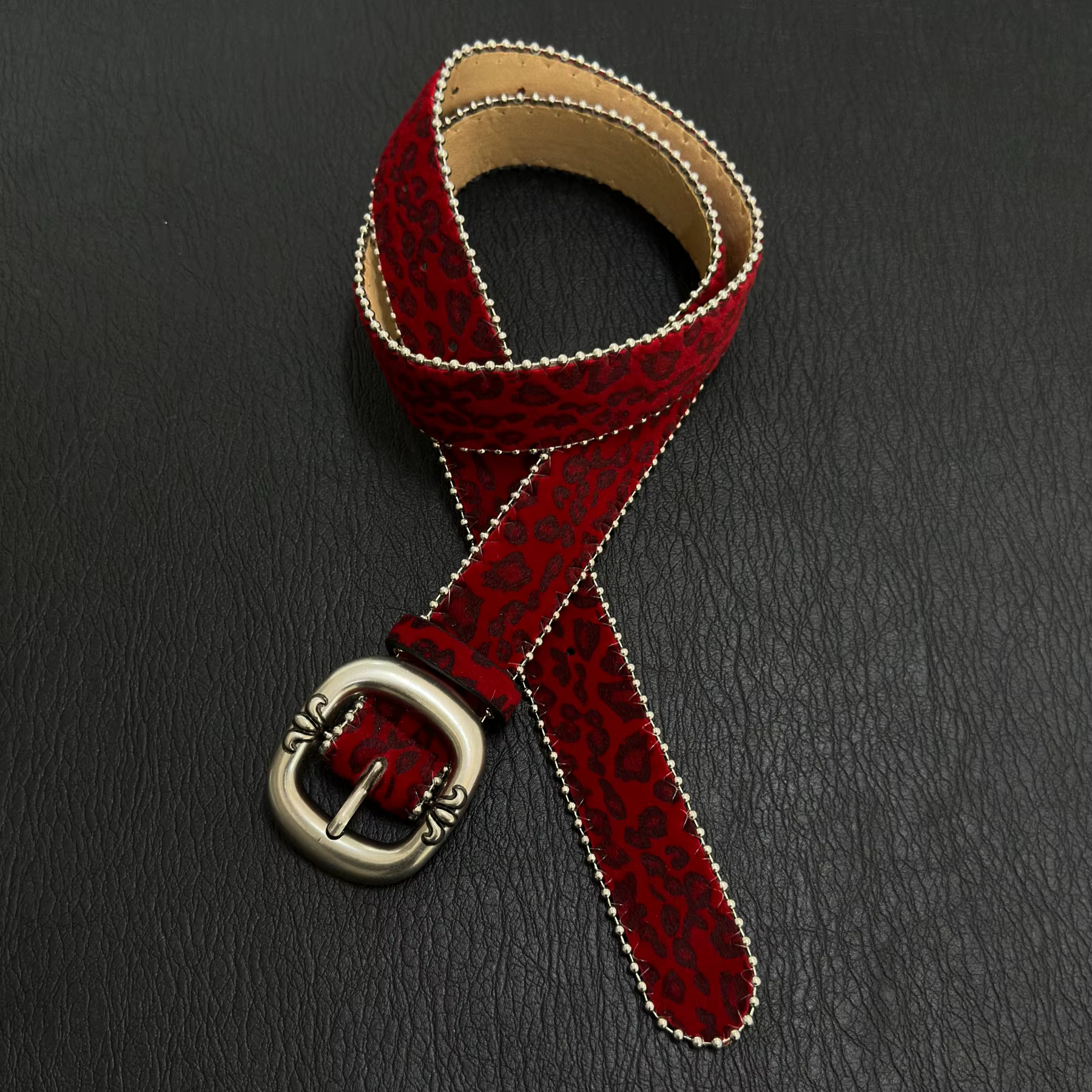 Ceinture en velours imprimé léopard rouge