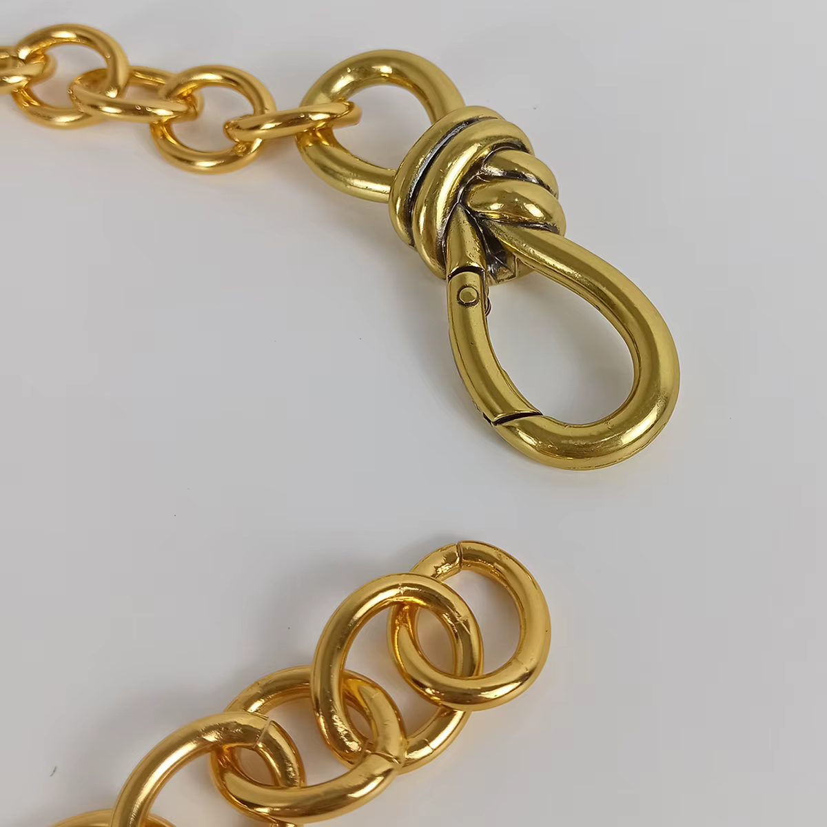 Ceintures à chaîne en or pour femmes