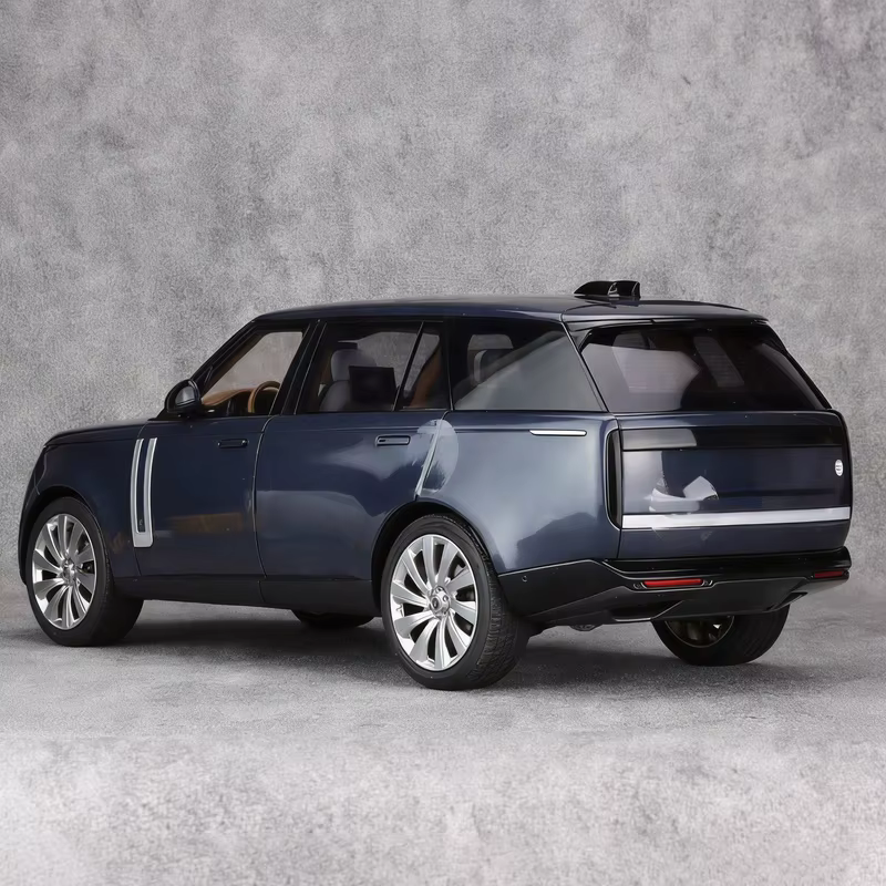 Modèle de voiture Range Rover SV SUV édition Prestige Extended 2022 à l'échelle 1/18 avec écran LCD