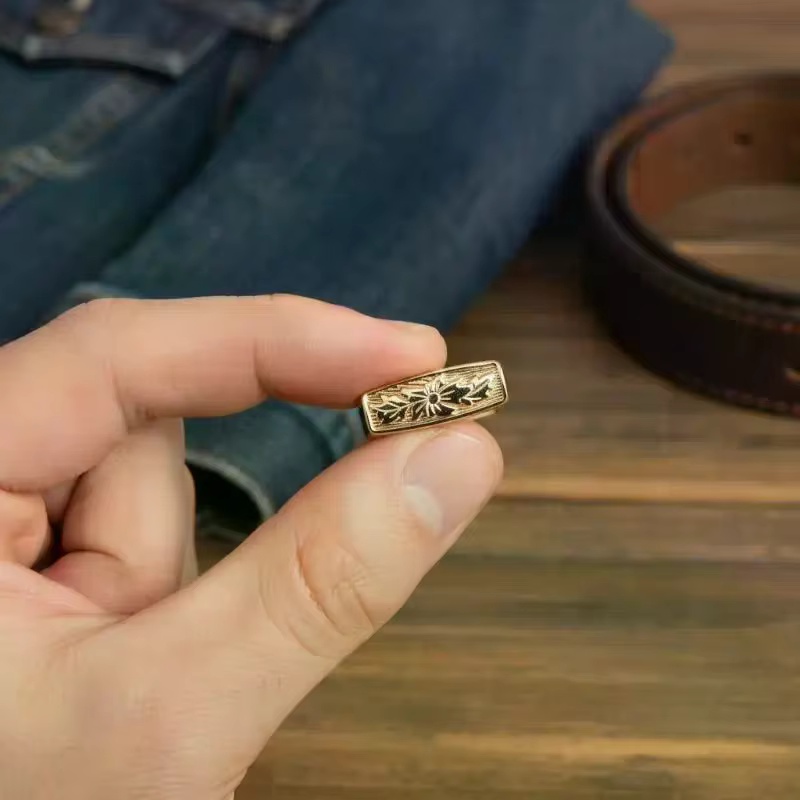 Boucle de ceinture classique rétro à motif floral gravé