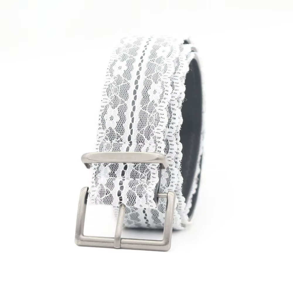 Belle ceinture de taille en dentelle en cuir blanc
