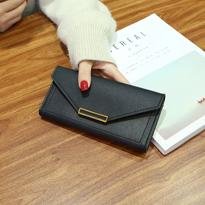 Portefeuille à loquet en cuir pour femme