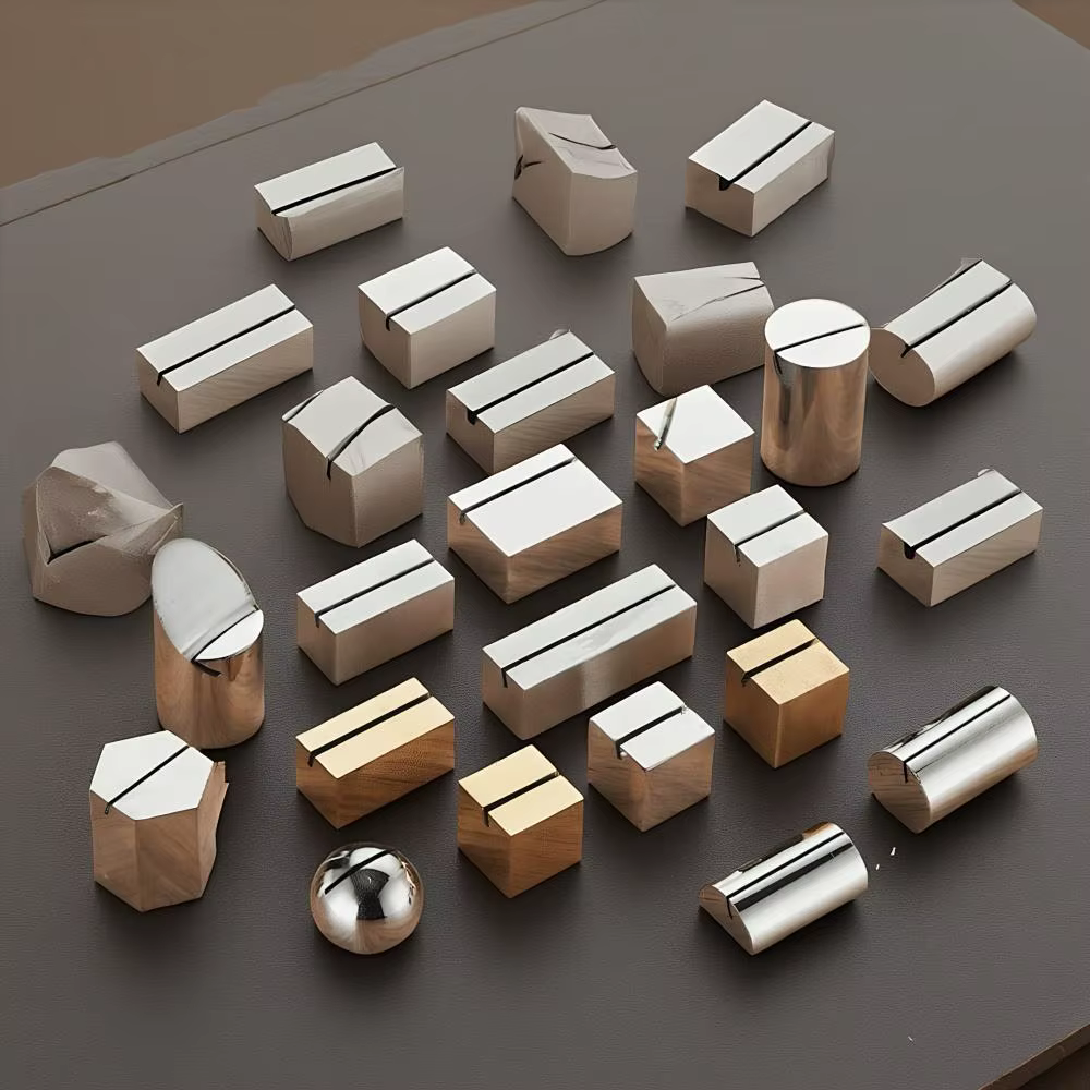 Porte-cartes de table en acier inoxydable durable, support photo de forme géométrique solide, pince stable pour menu, idéal pour hôtel