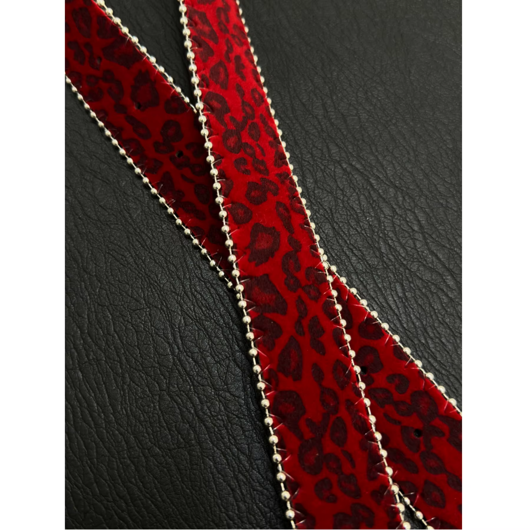 Ceinture en velours imprimé léopard rouge